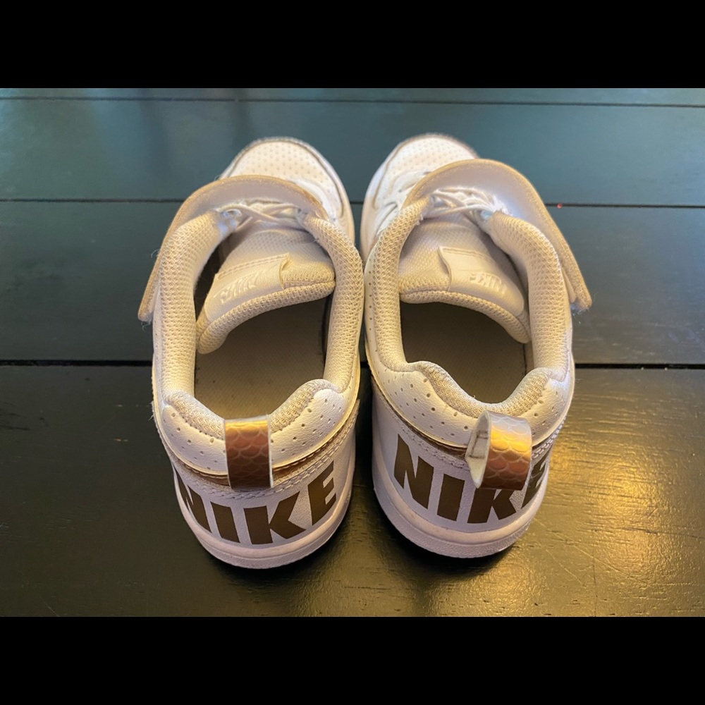 Youth Nike shoes. Size 1.5.